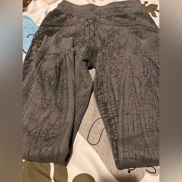 Lululemon Warm Down Thread Dye Jogger - Picture 4 of 4